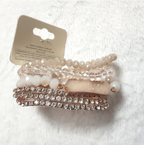 Assorted Bracelet Set - Picture 6 of 6